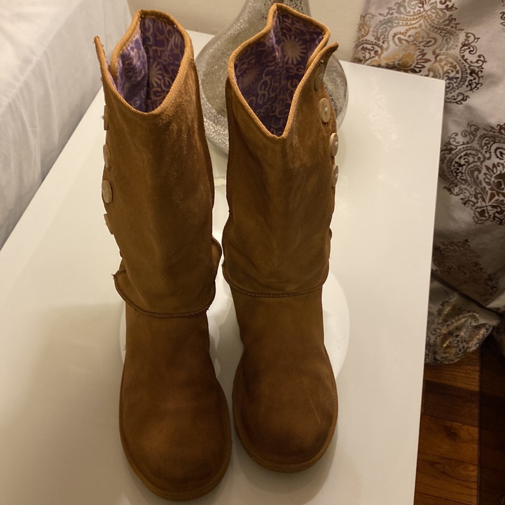 UGG AUSTRALIA WOMEN’S 3387 LO PRO BUTTON fold over shestnut boots size 8 - Picture 2 of 14